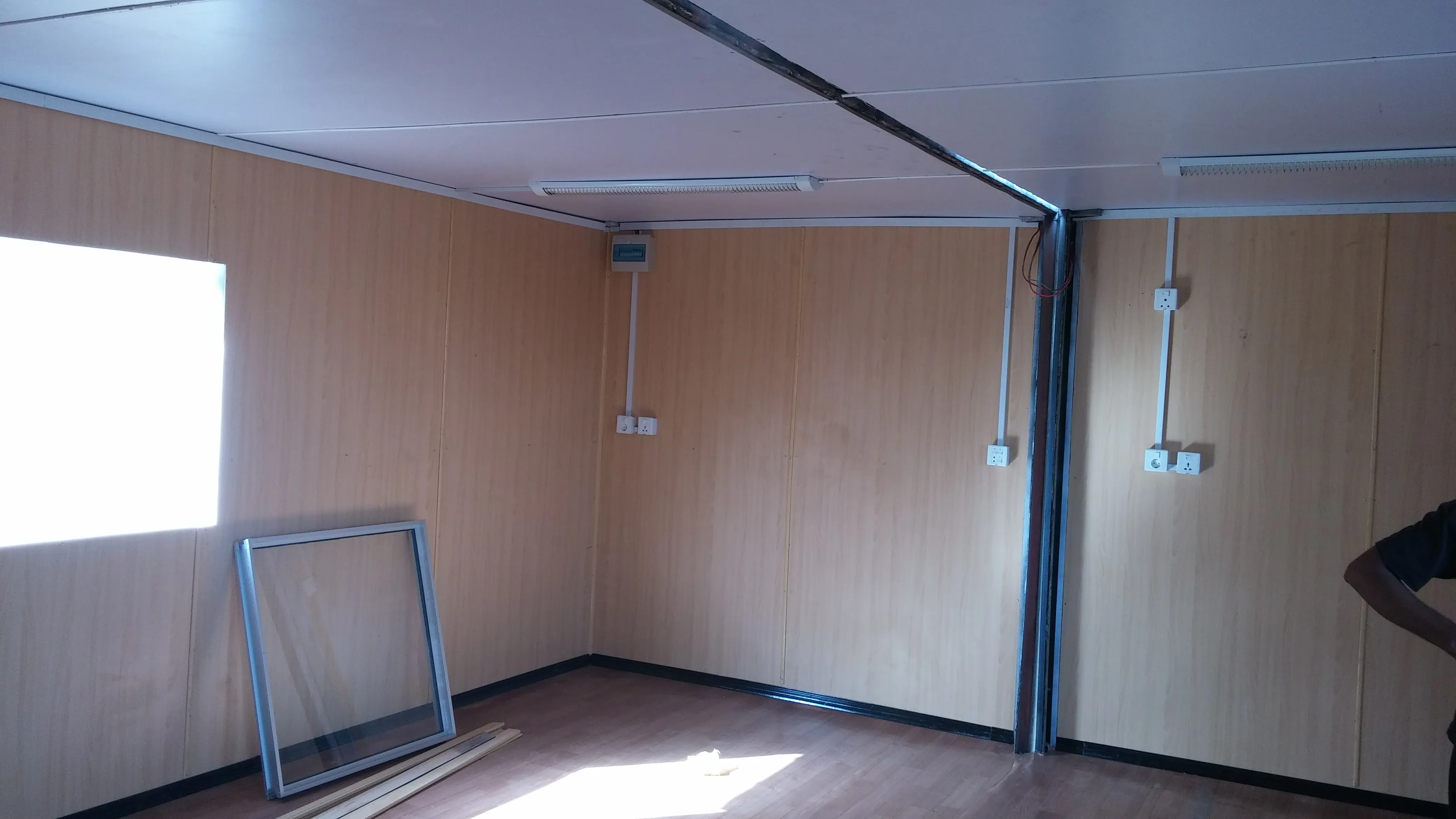 Fabricated light-weight building